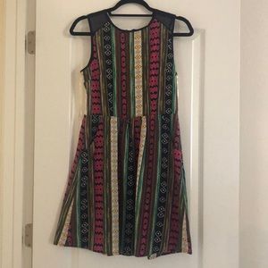 Are patterned and lace back dress S